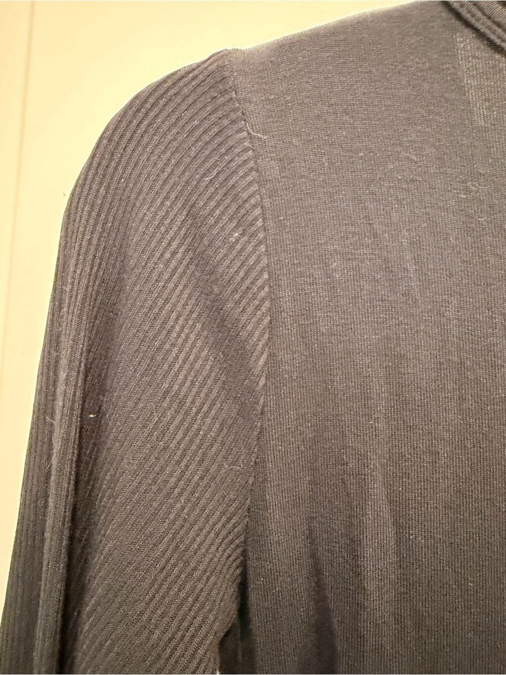 Alo Yoga Black Cover Long Sleeve Twist Front Crop Top M